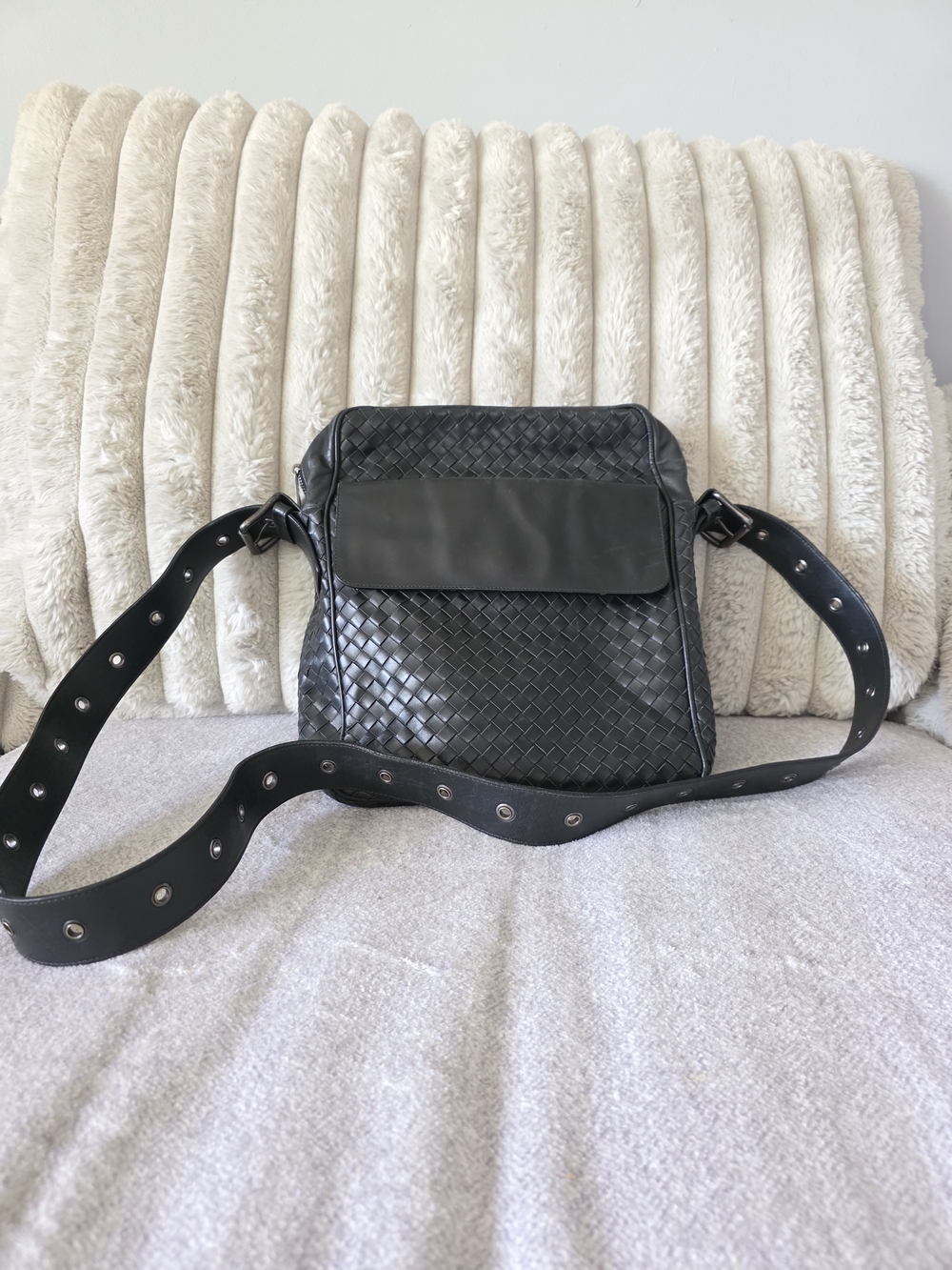 Bottega Veneta Intrecciato Black Leather Messenger Crossbody Bag